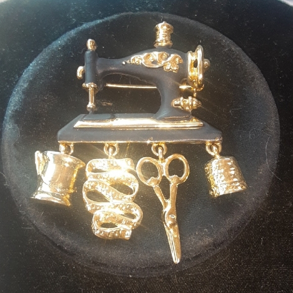 Danecraft Jewelry - Vintage Sewing Machine Brooch with Gold Tone Accents
